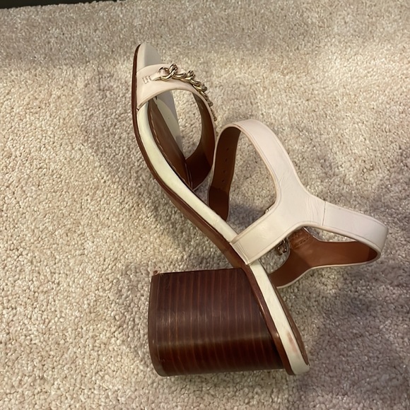 Medium heel coach sandal. Size 6. - Picture 3 of 4